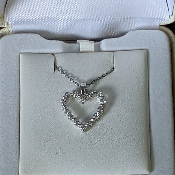 White Sapphire Heart Necklace - Picture 4 of 5